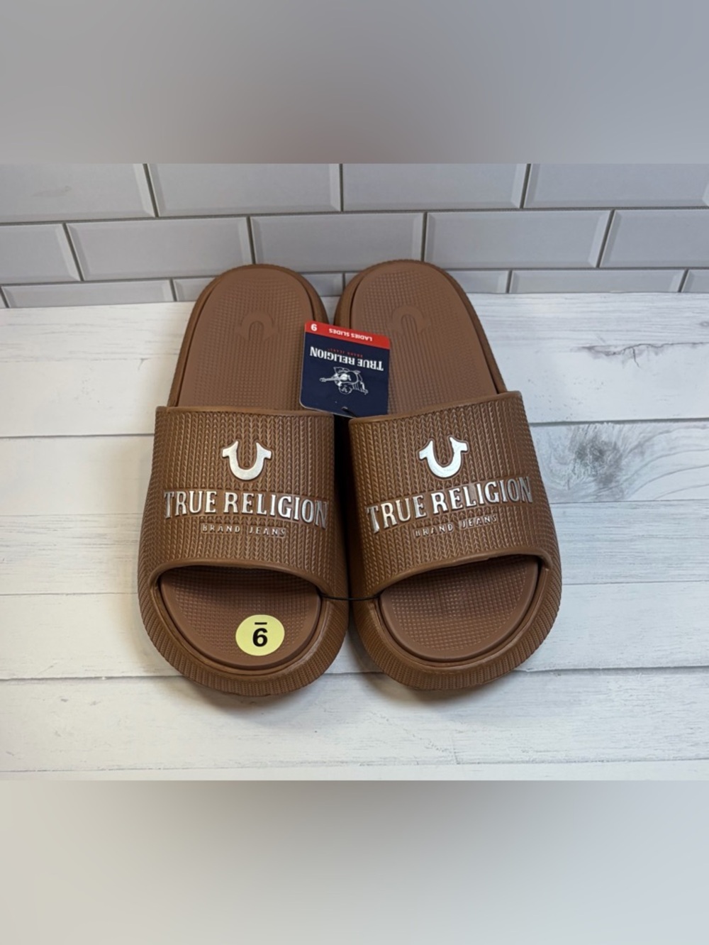 True Religion Size:9 Women Brown Slip-On Logo Slide  Sandals